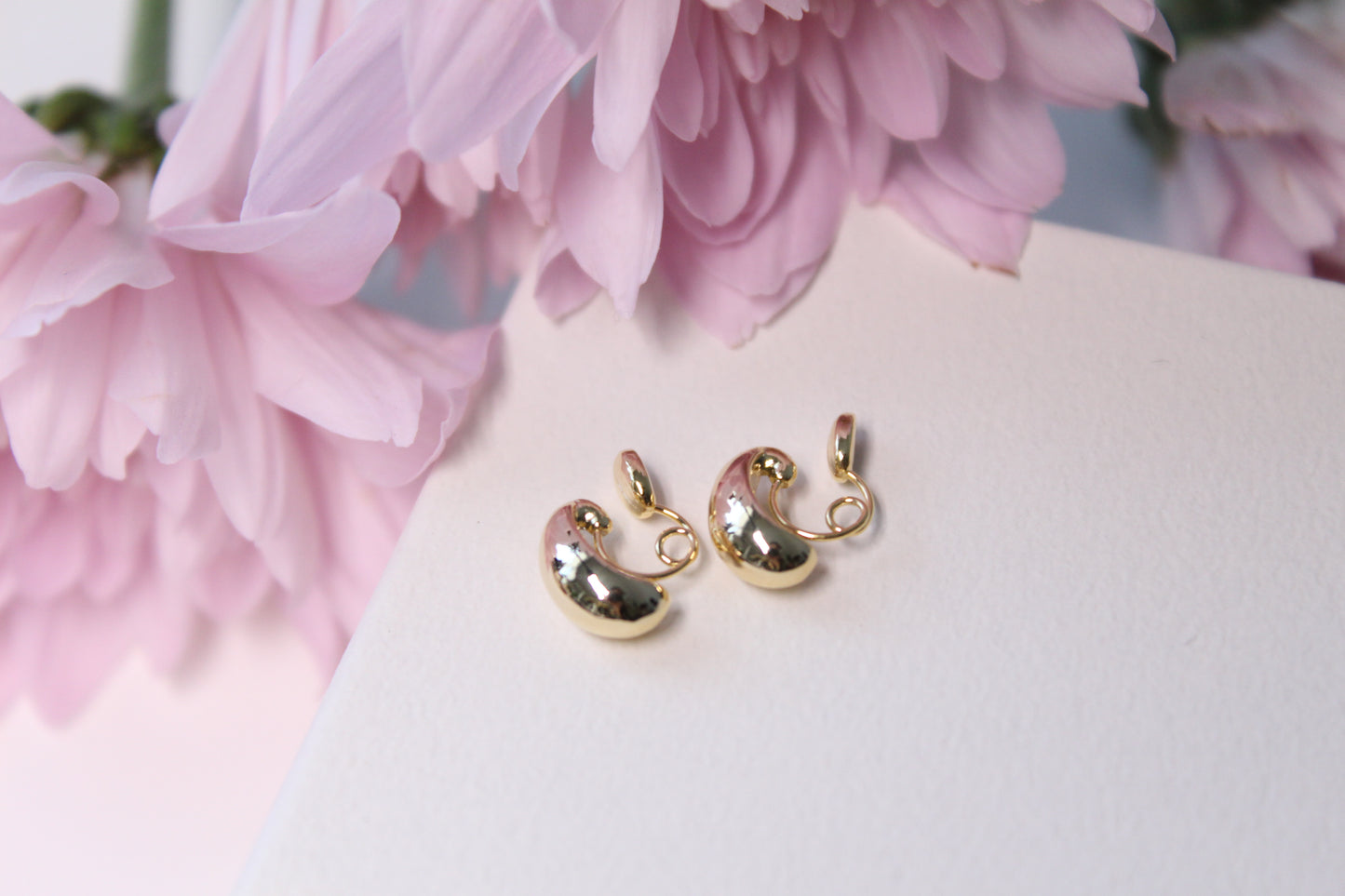 Loop-fit ear clip-ons | Gold Bean