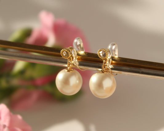 Loop-fit ear clip-on|Small pearl and crystal