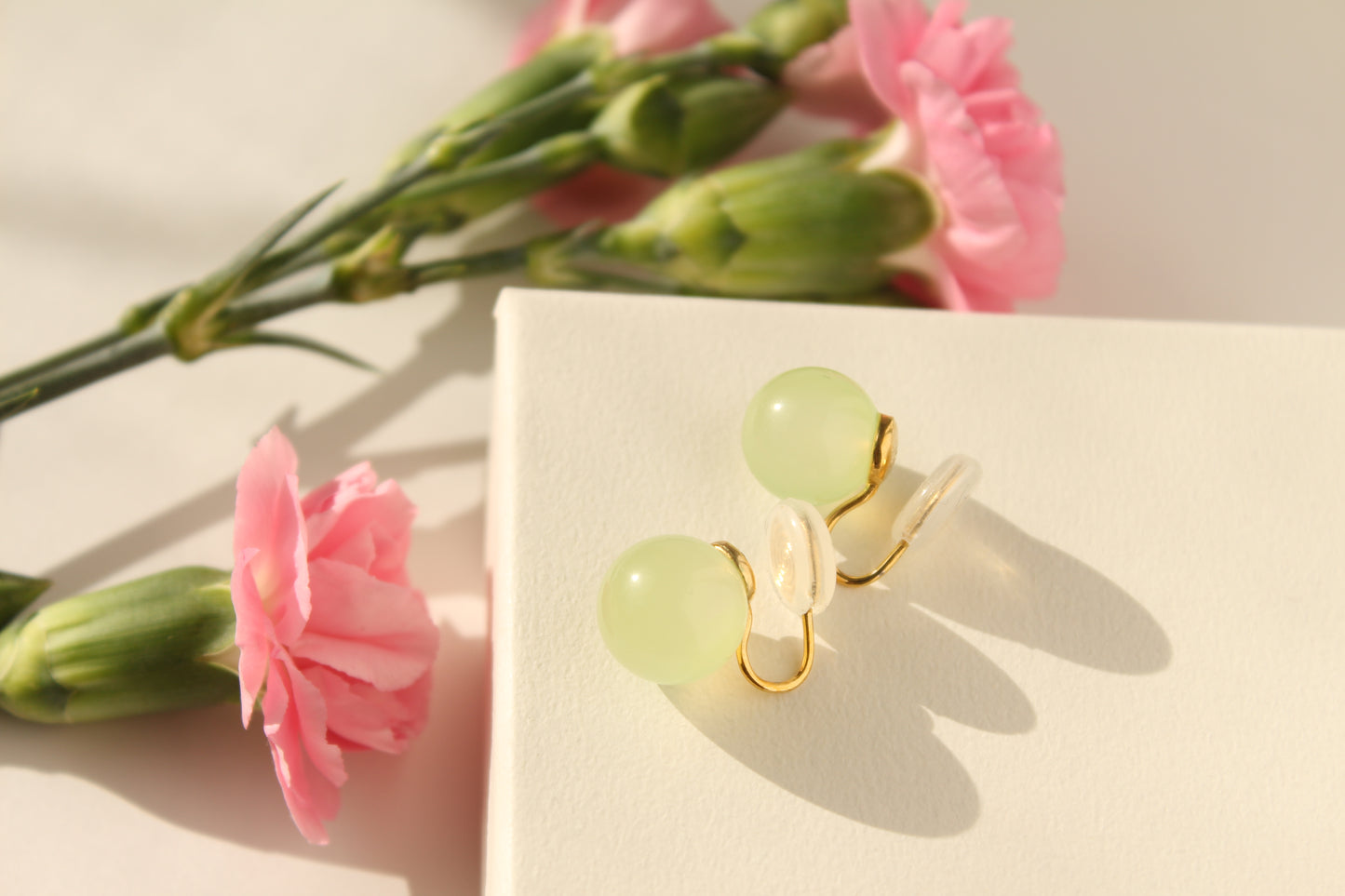 Ear clip-ons|Green agate grapes