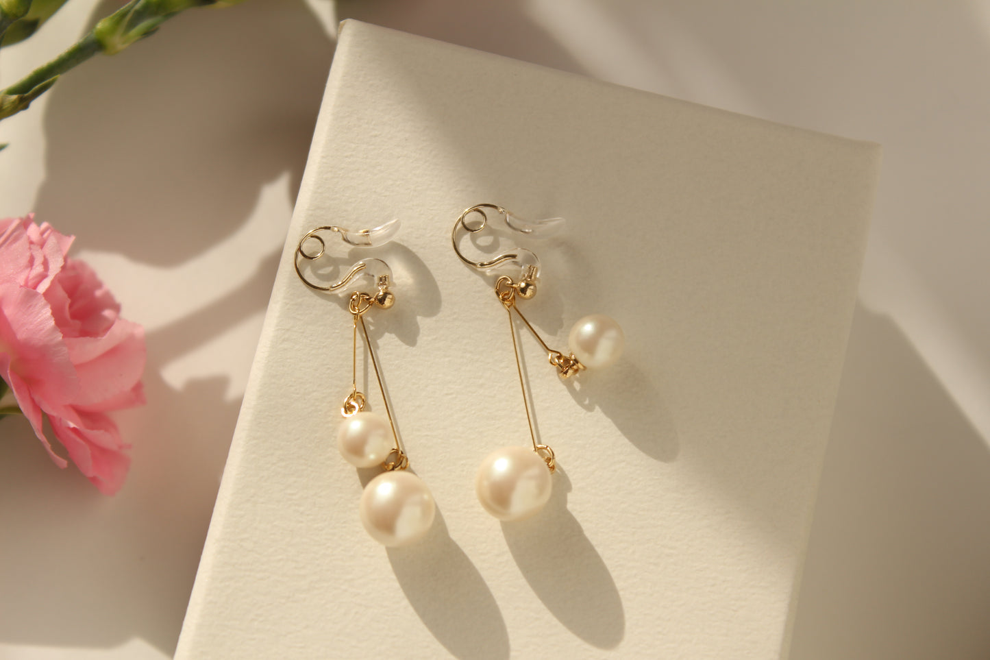 Loop-fit ear clip-on| Double pearls