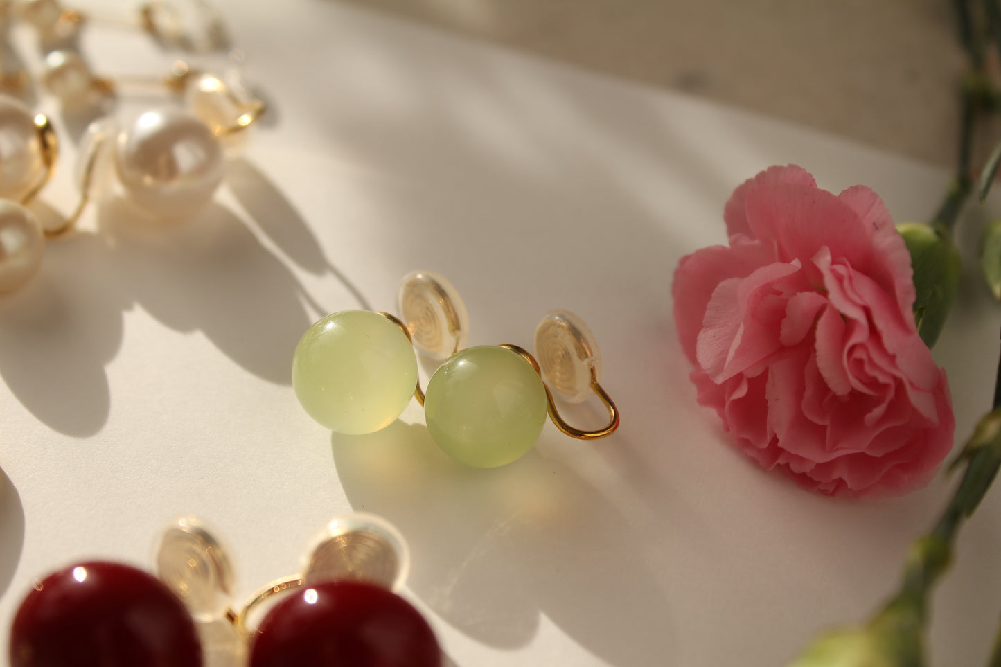 Ear clip-ons|Green agate grapes