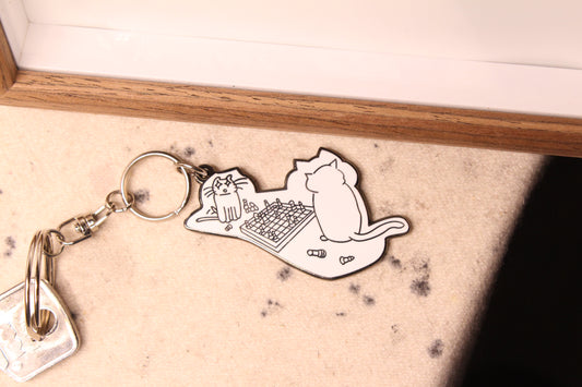 Enamel key chain | Cute cats playing chess