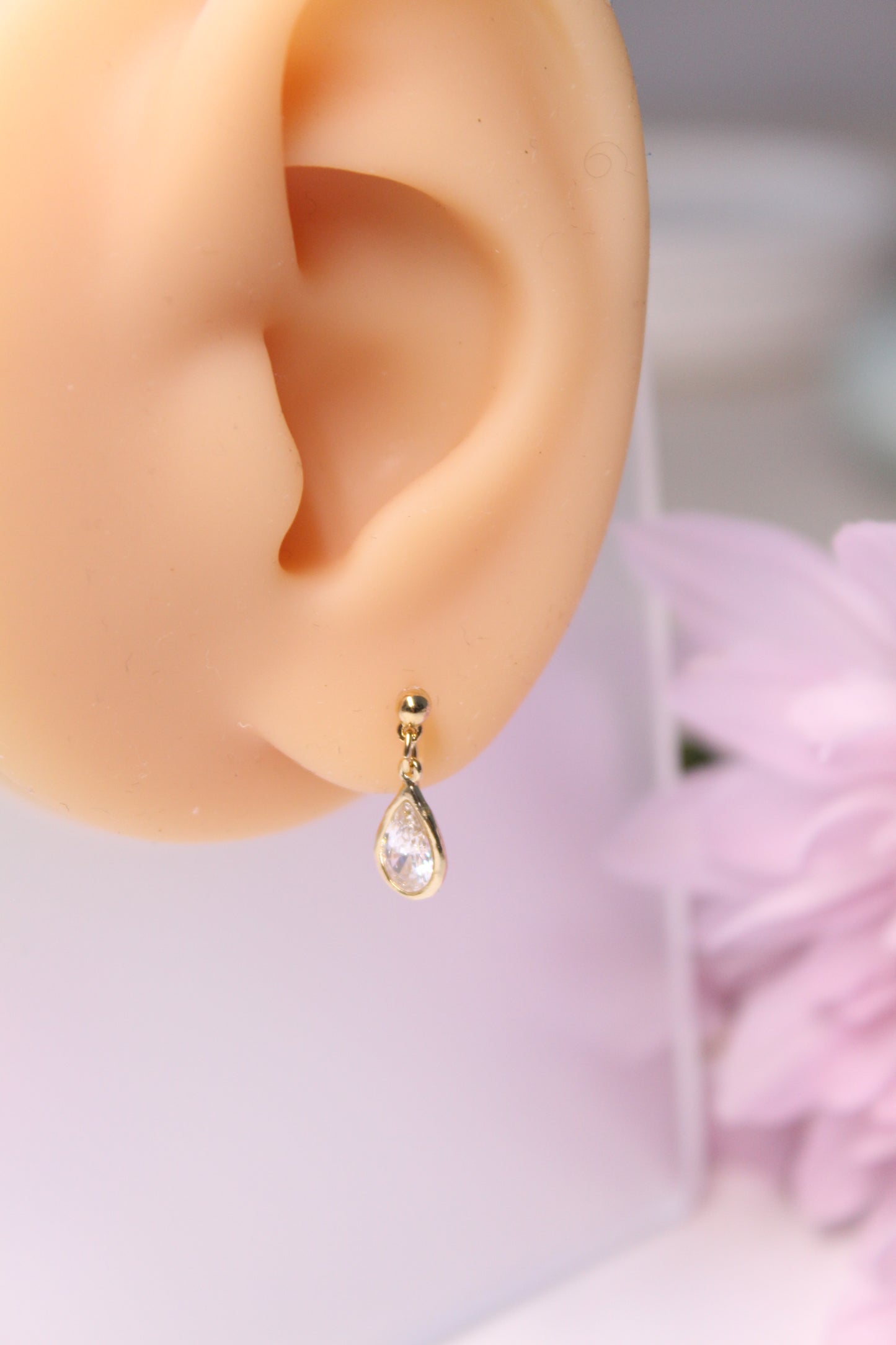 Loop-fit ear clip-ons | Small crystal